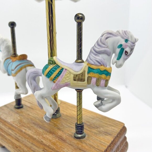 Vintage Willits Design Carousel Music Box - Picture 3 of 10
